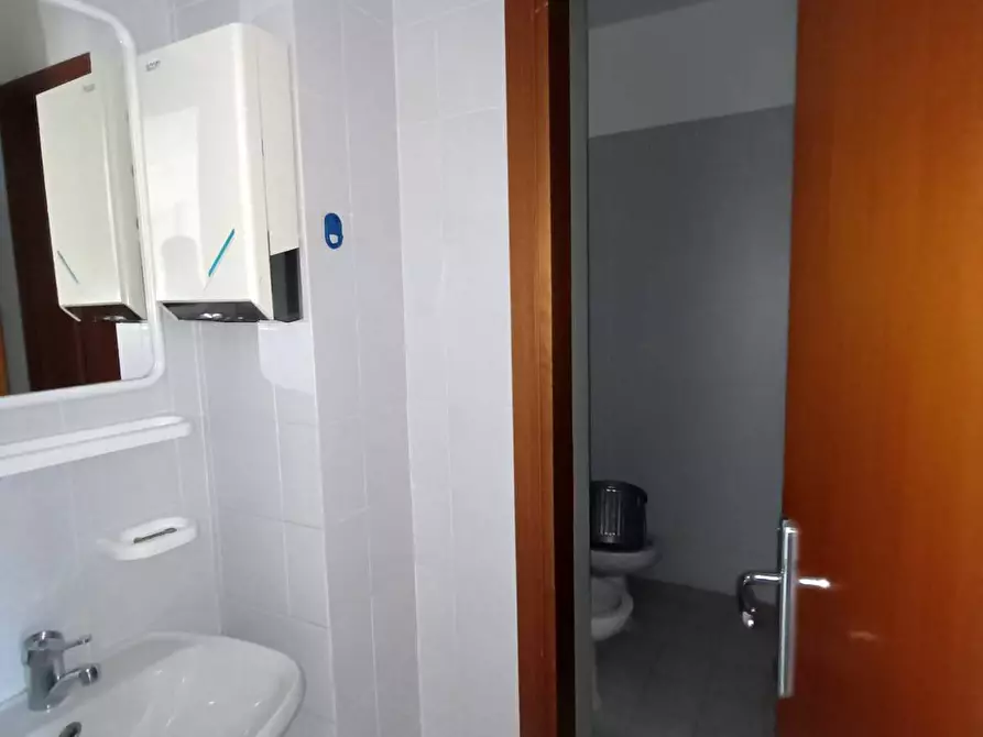 Immagine 12 di Ufficio in affitto  in via Andrea Costa a Pesaro
