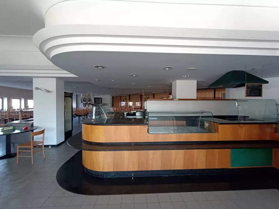 Immagine 1 di Locale commerciale in affitto  in Via Giovanni Giolitti a Pesaro