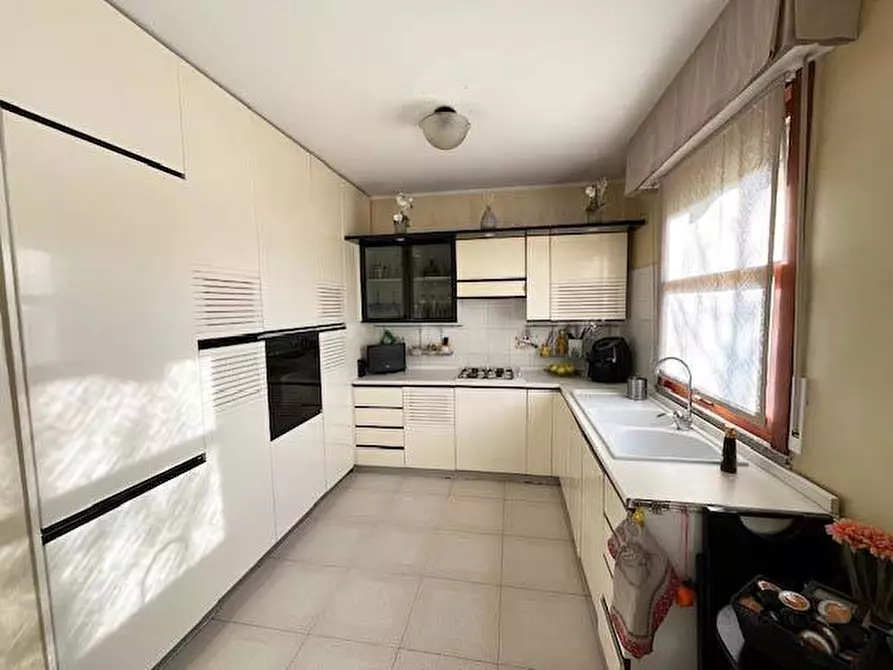 Immagine 6 di Agriturismo in vendita  in VIA DELLA FABRECCIA a Pesaro