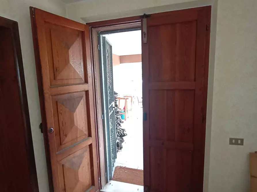 Immagine 2 di Villa in vendita  a Mombaroccio