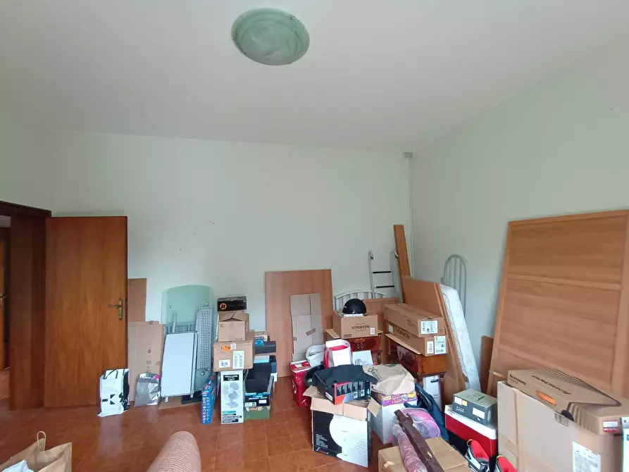 Immagine 10 di Villa in vendita  a Mombaroccio