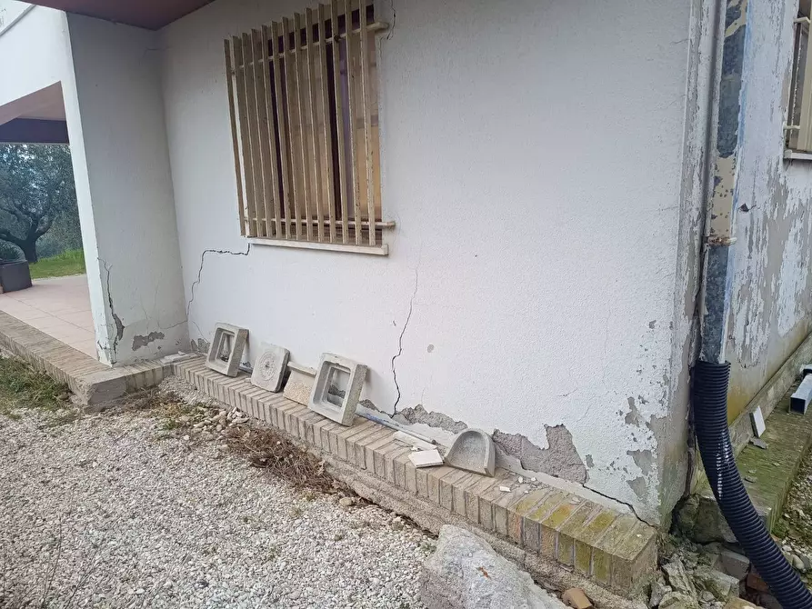 Immagine 27 di Villa in vendita  a Mombaroccio