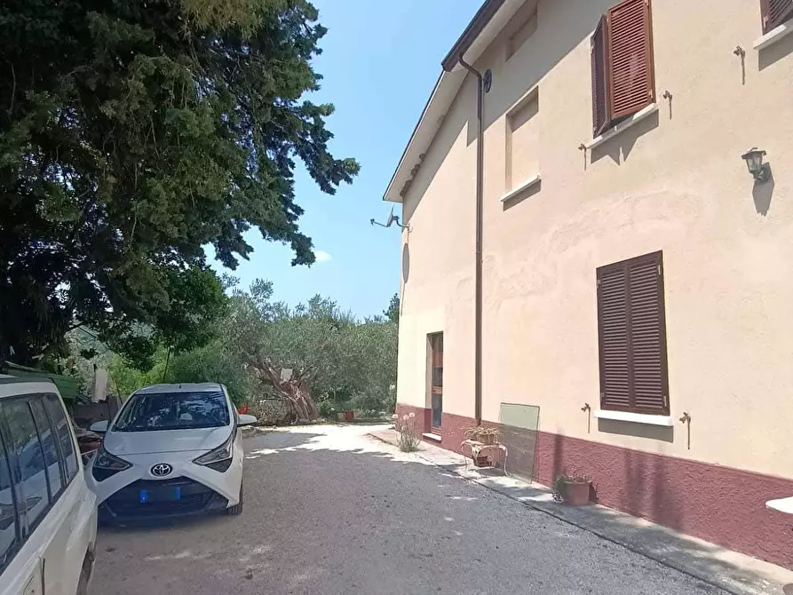 Immagine 2 di Casa indipendente in vendita  a Mombaroccio