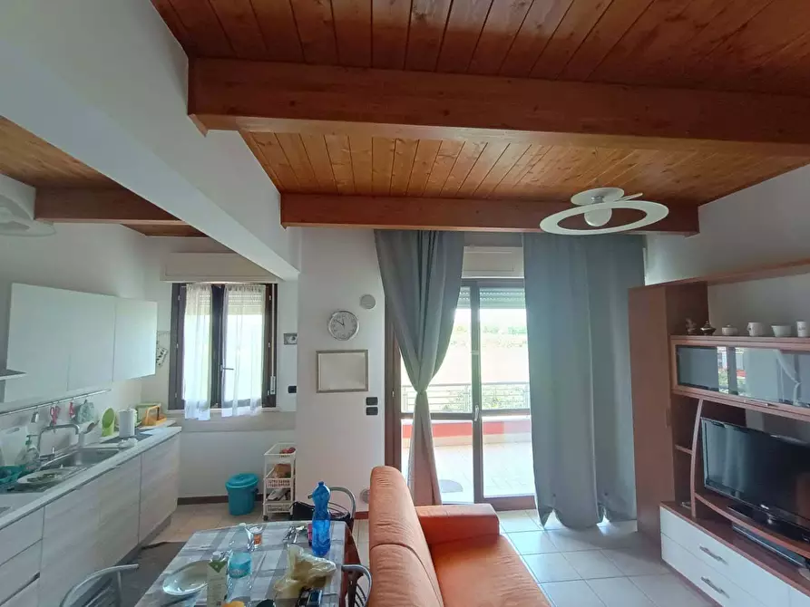 Immagine 5 di Appartamento in vendita  in XXVIII 10 a Fano