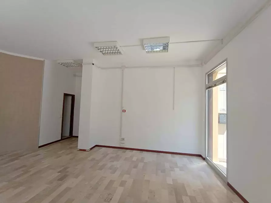Immagine 4 di Locale commerciale in affitto  in VIA t. AMIANI 33 a Fano