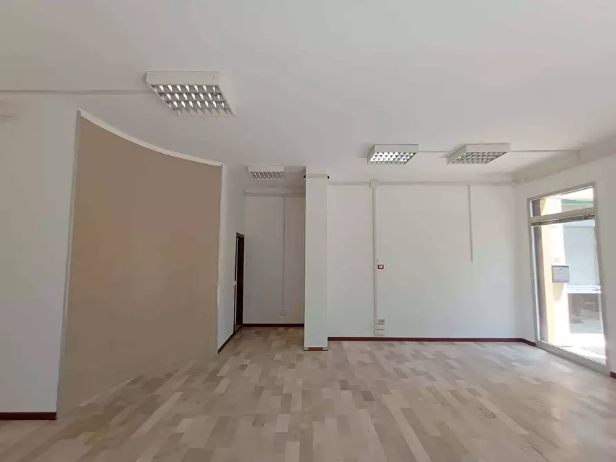 Immagine 1 di Locale commerciale in affitto  in VIA t. AMIANI 33 a Fano