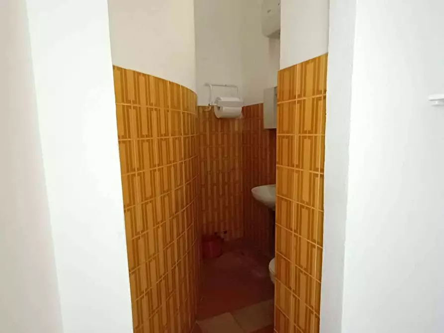 Immagine 7 di Locale commerciale in affitto  in VIA t. AMIANI 33 a Fano
