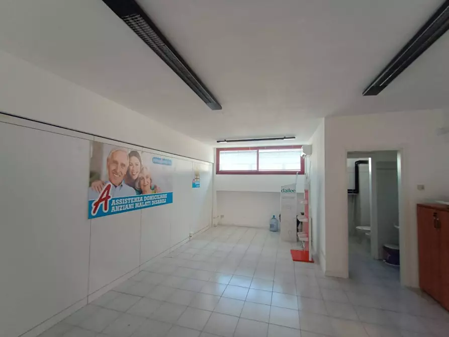 Immagine 5 di Ufficio in vendita  in Galleria Dei Fonditori 48 a Pesaro