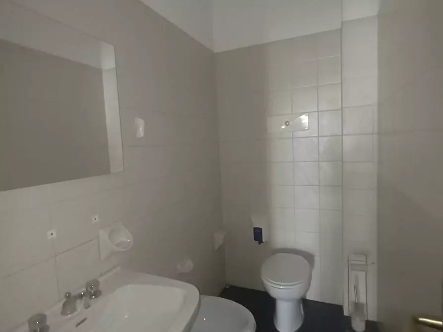 Immagine 7 di Locale commerciale in vendita  in VIA DELLE BETULLE a Pesaro