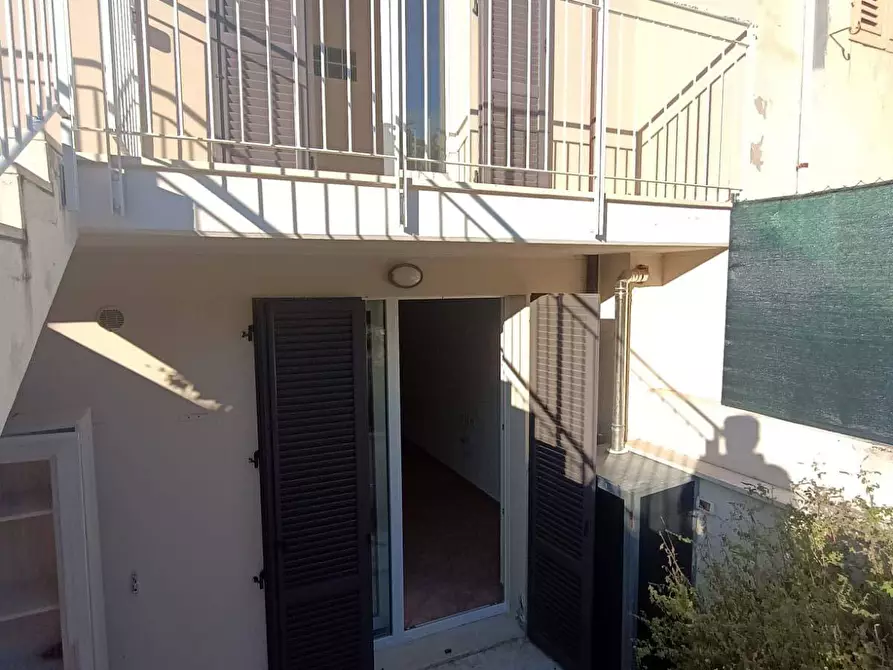 Immagine 4 di Appartamento in vendita  in via bixio a Pesaro