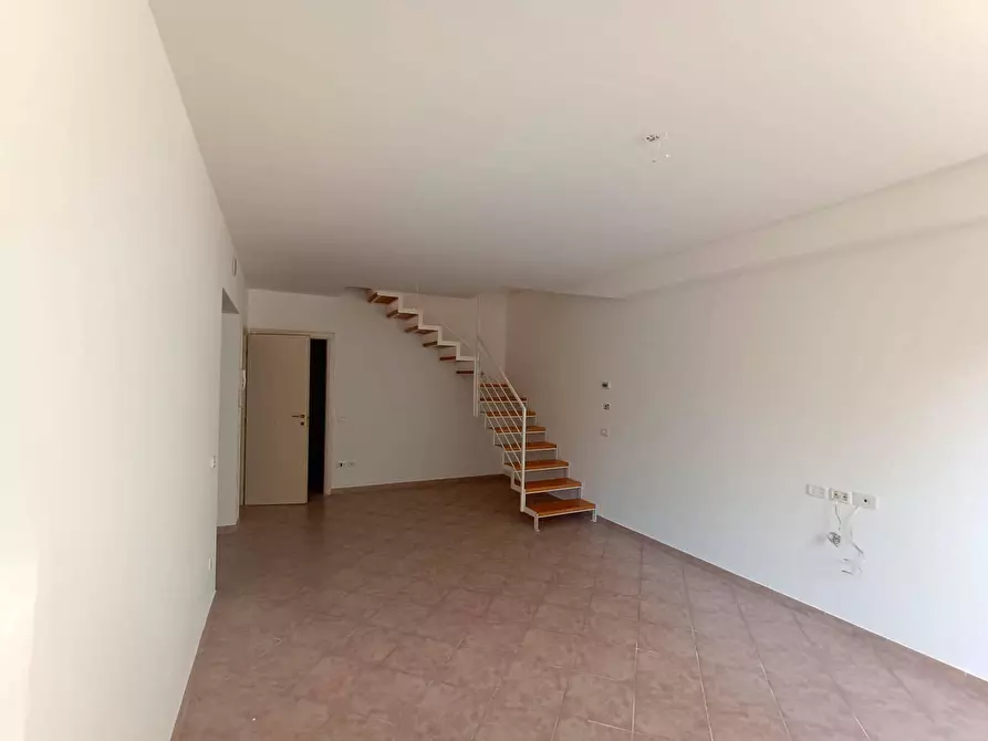 Immagine 6 di Appartamento in vendita  in via bixio a Pesaro