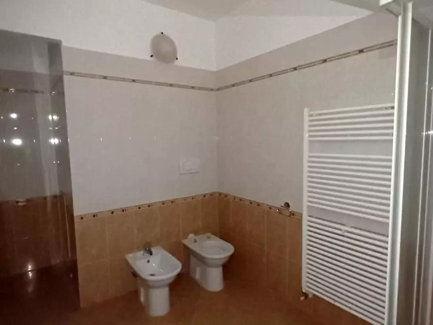 Immagine 11 di Appartamento in vendita  in via bixio a Pesaro