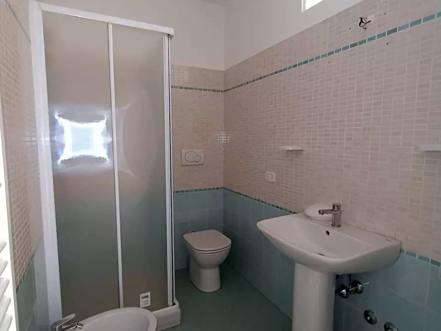 Immagine 17 di Appartamento in vendita  in via bixio a Pesaro