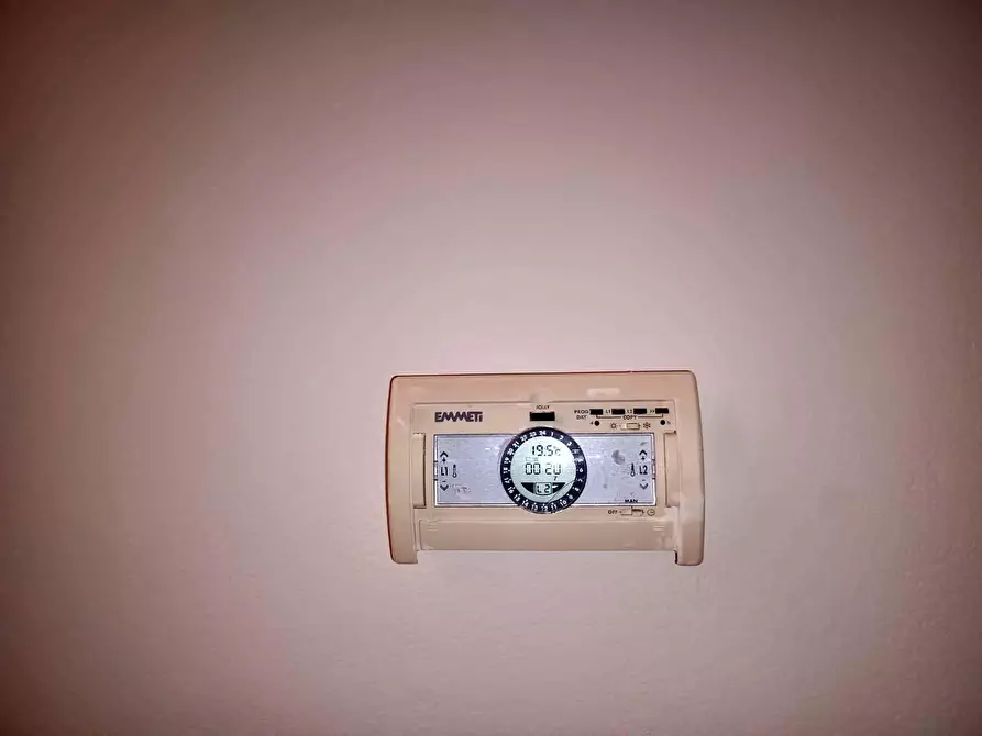 Immagine 24 di Appartamento in vendita  in via bixio a Pesaro