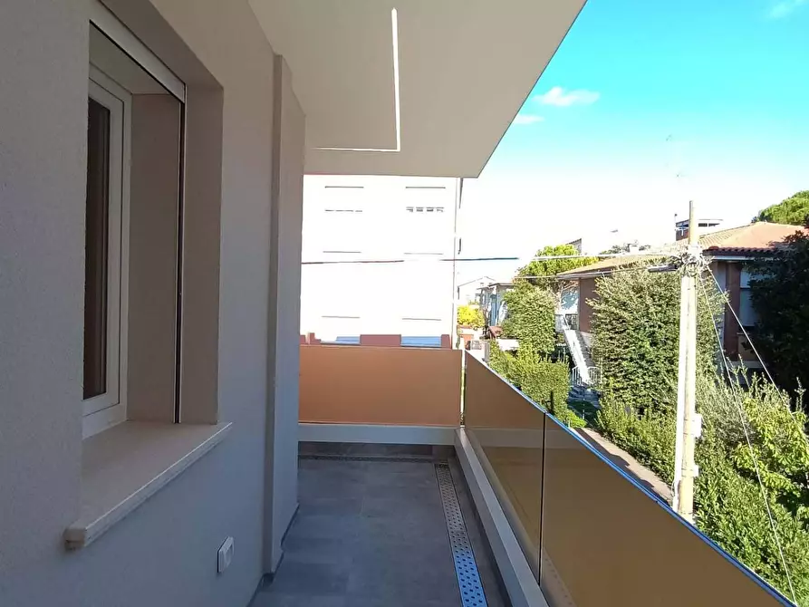 Immagine 11 di Appartamento in vendita  in via Gennari a Fano