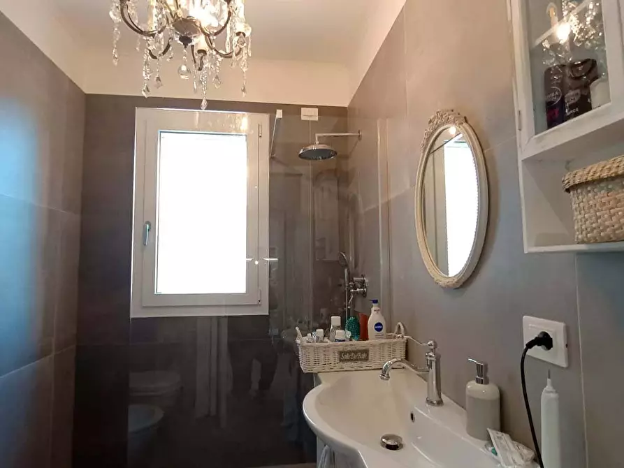 Immagine 18 di Appartamento in vendita  in via Gennari a Fano