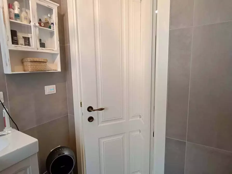 Immagine 19 di Appartamento in vendita  in via Gennari a Fano