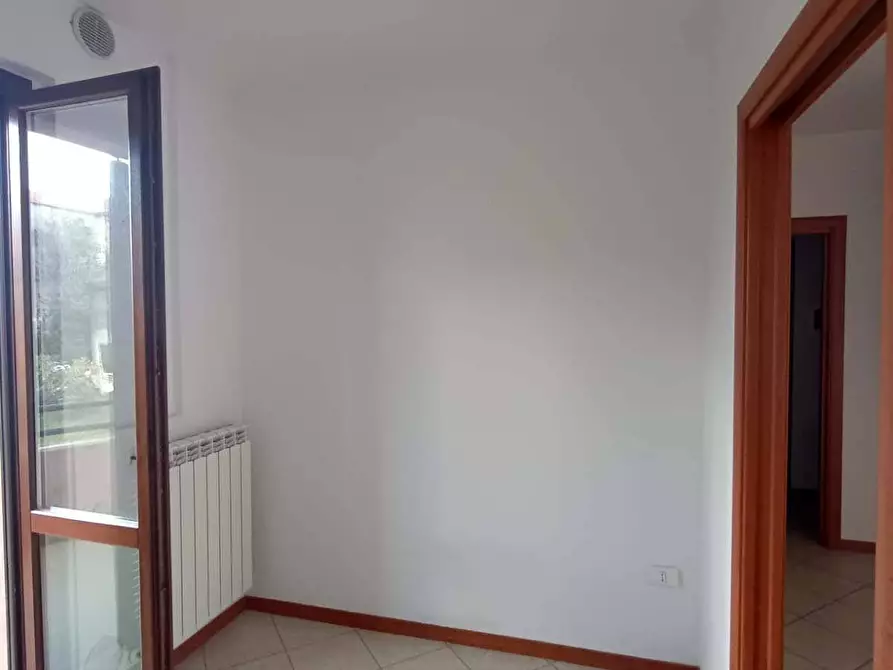 Immagine 4 di Appartamento in vendita  in via Roma 95 a Cartoceto
