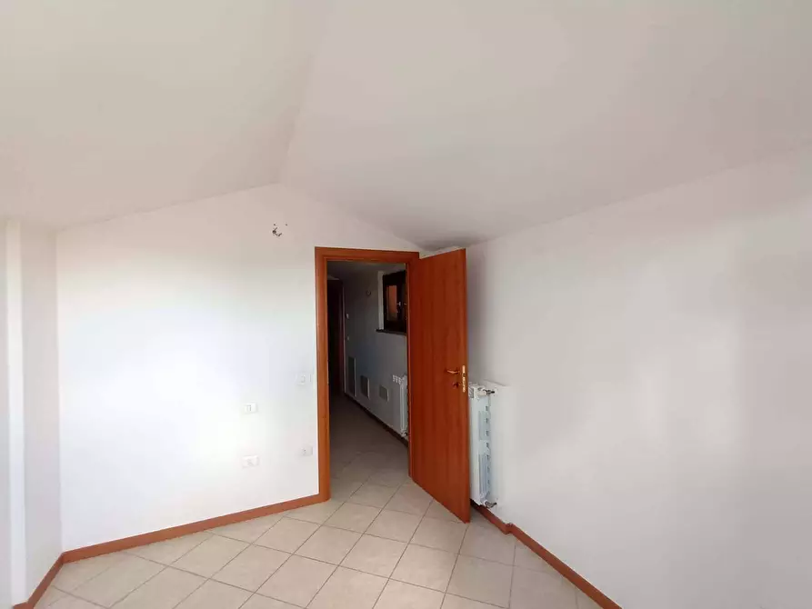 Immagine 16 di Appartamento in vendita  in via Roma 95 a Cartoceto