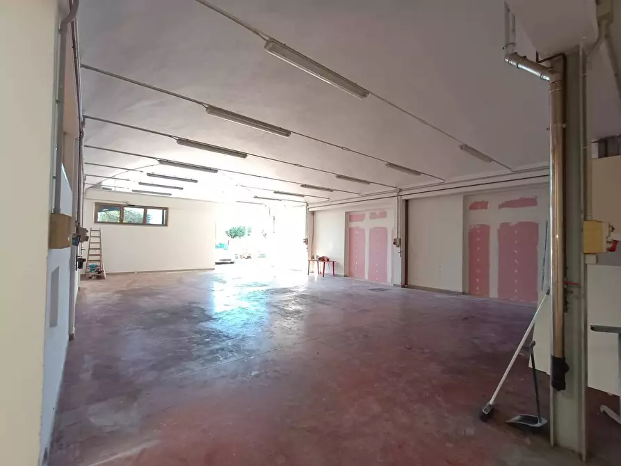 Immagine 4 di Capannone industriale in affitto  in FLAMINIA 143 a Fano