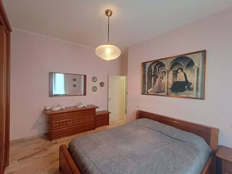 Immagine 11 di Appartamento in vendita  a Pesaro