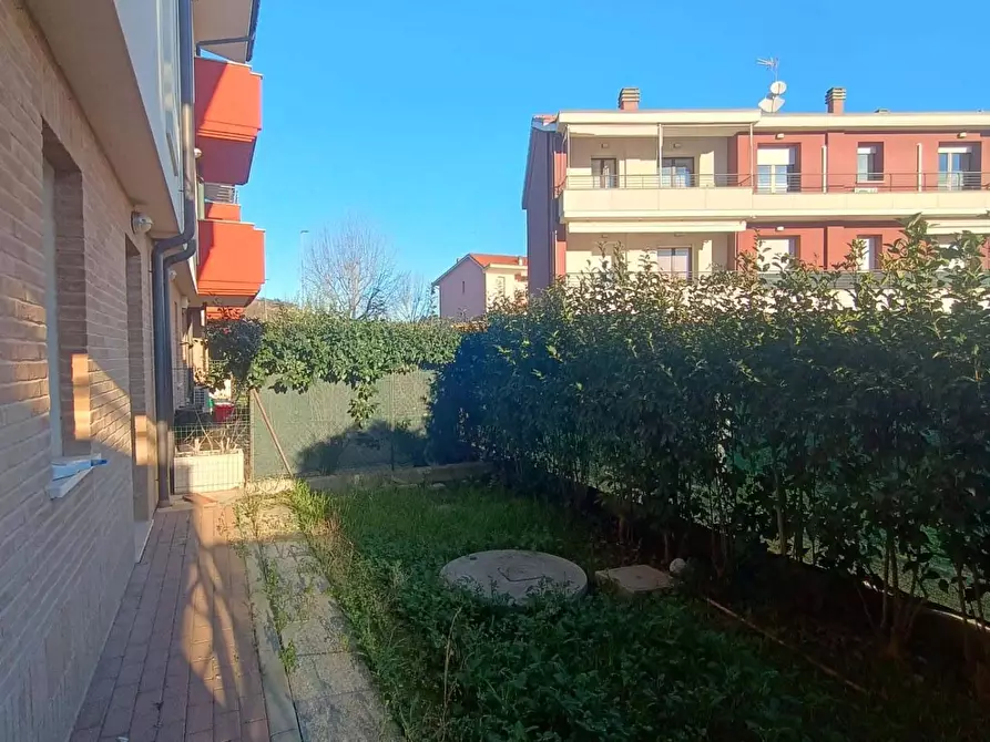 Immagine 15 di Appartamento in vendita  in via XXX strada a Fano
