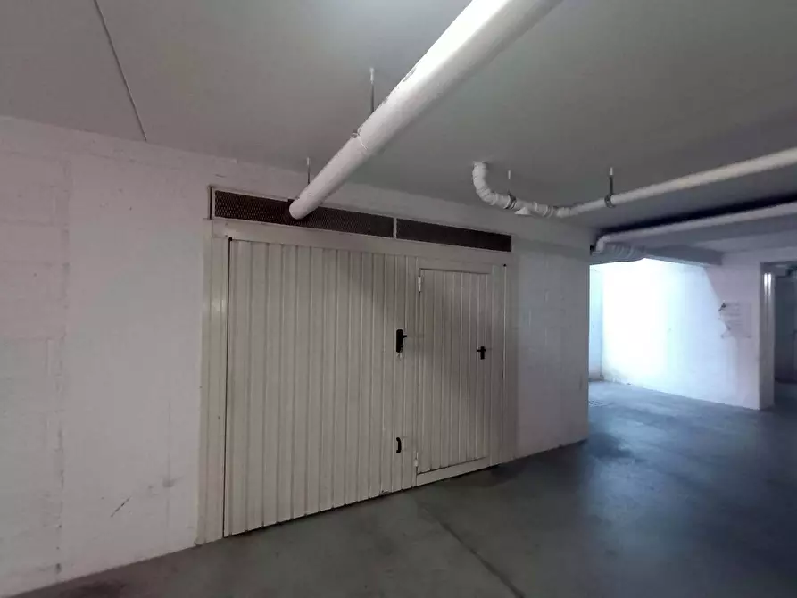 Immagine 17 di Appartamento in vendita  in via XXX strada a Fano