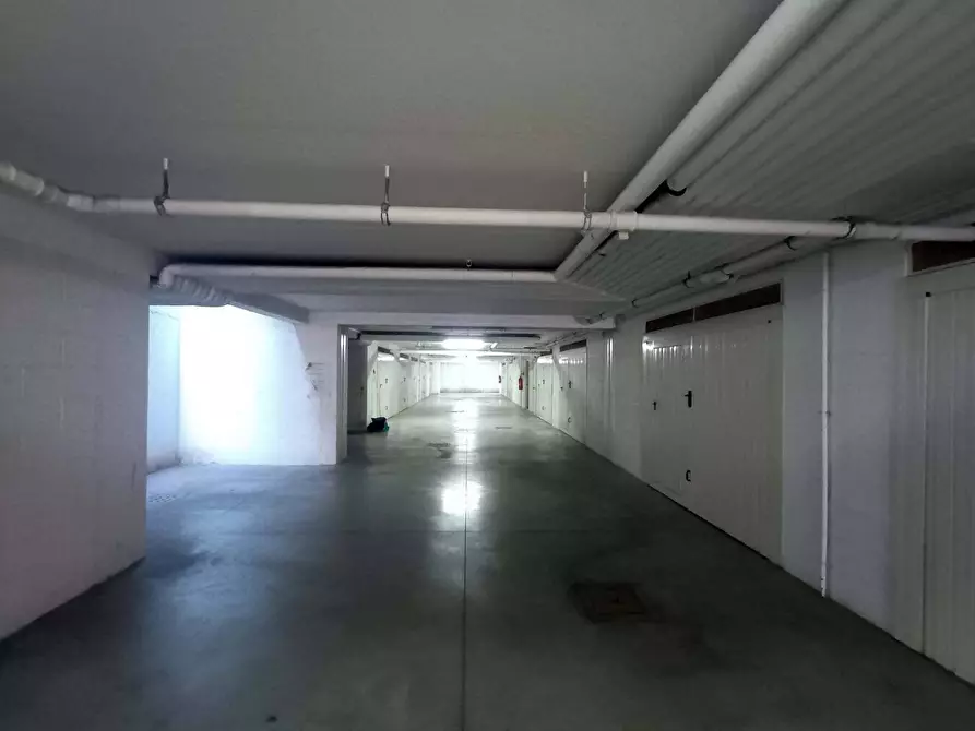 Immagine 21 di Appartamento in vendita  in via XXX strada a Fano