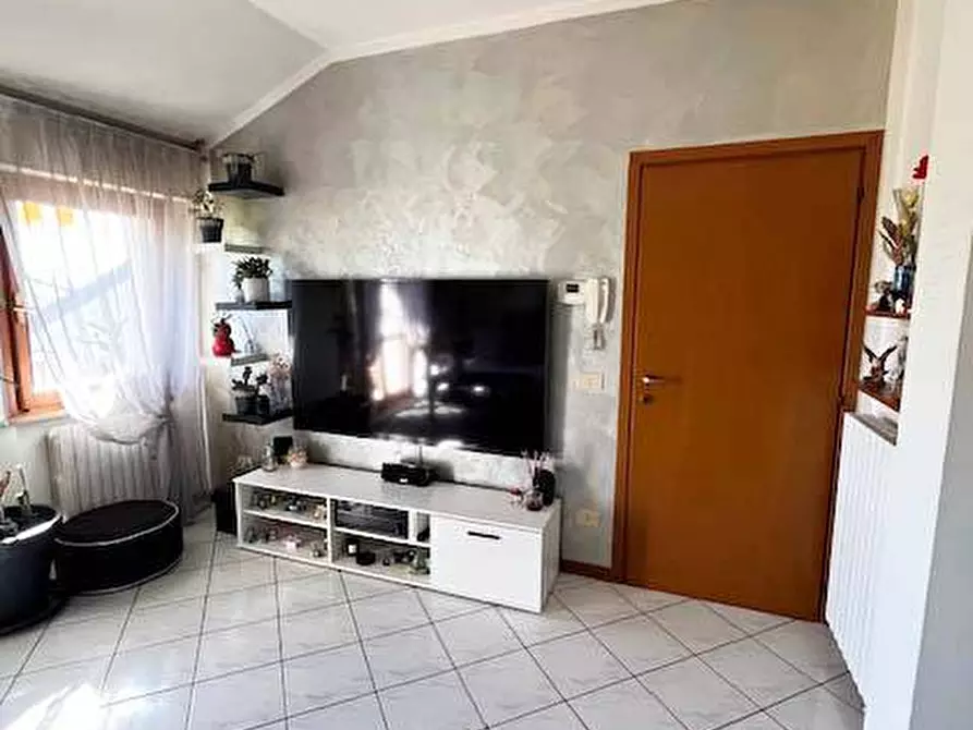 Immagine 3 di Appartamento in vendita  in via I Strada a Fano