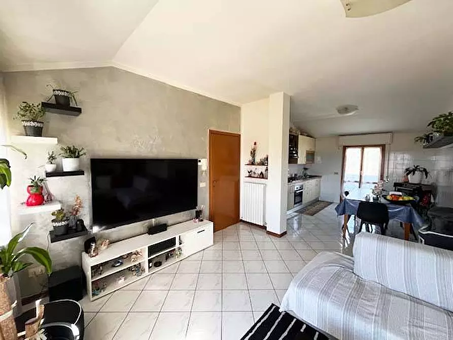 Immagine 5 di Appartamento in vendita  in via I Strada a Fano