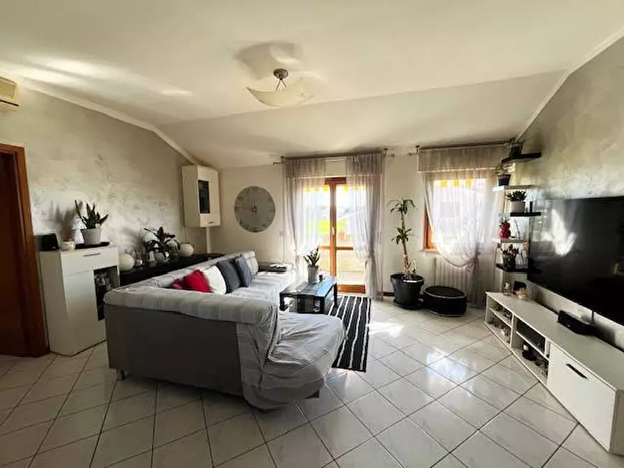 Immagine 1 di Appartamento in vendita  in via I Strada a Fano