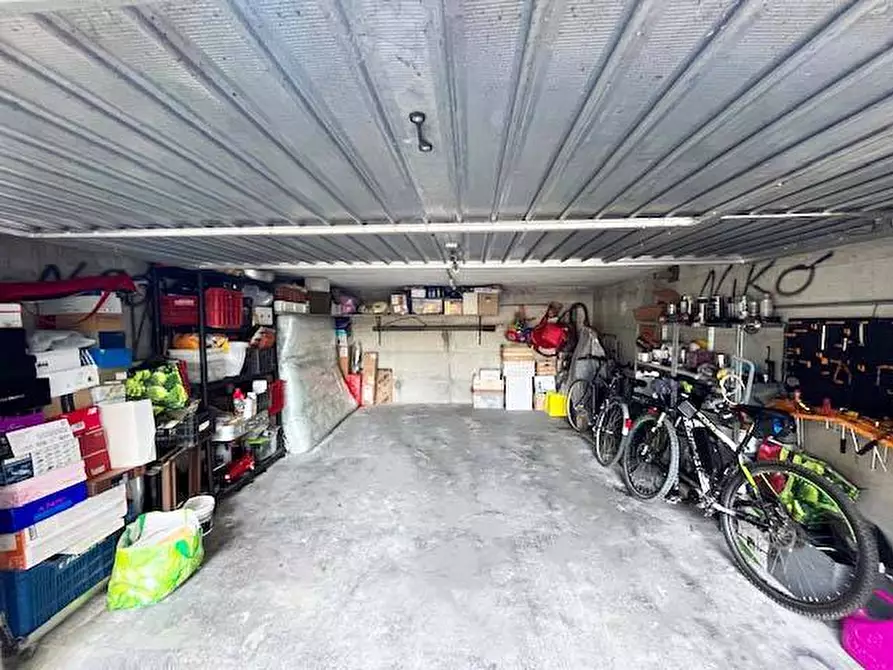 Immagine 23 di Appartamento in vendita  in via I Strada a Fano