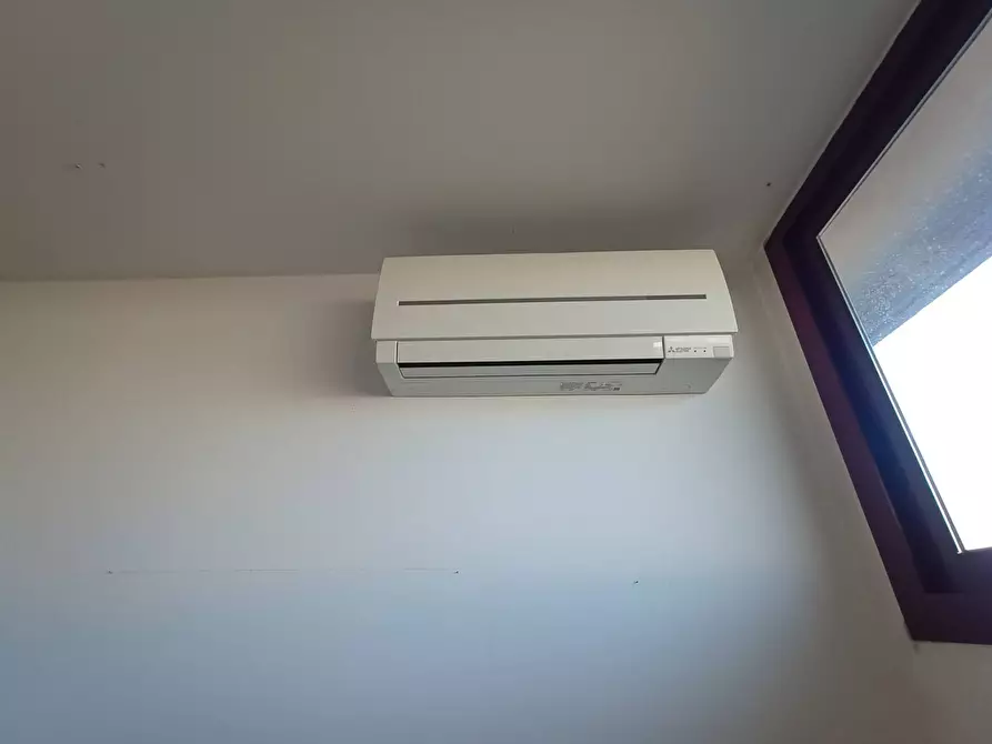Immagine 8 di Ufficio in vendita  in Galleria Dei Fonditori 58 a Pesaro