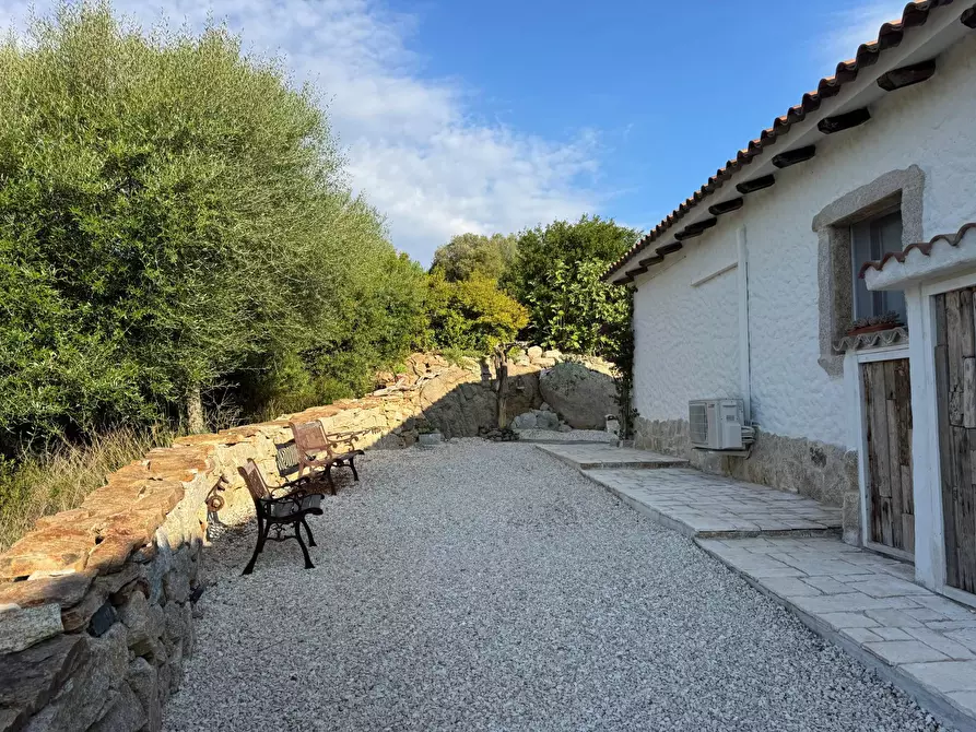 Immagine 12 di Casa semindipendente in vendita  in località sn a Arzachena