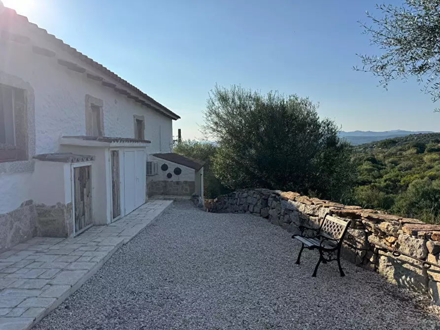 Immagine 13 di Casa semindipendente in vendita  in località sn a Arzachena