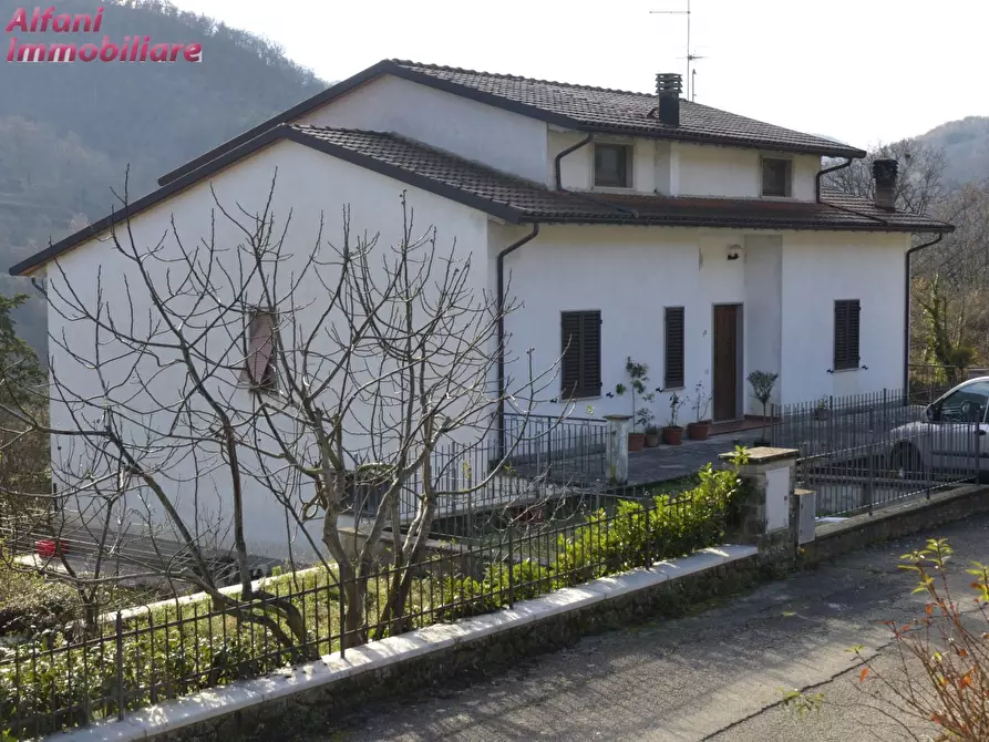 Immagine 1 di Villa in vendita  in Via L. Einaudi 1 a Capolona