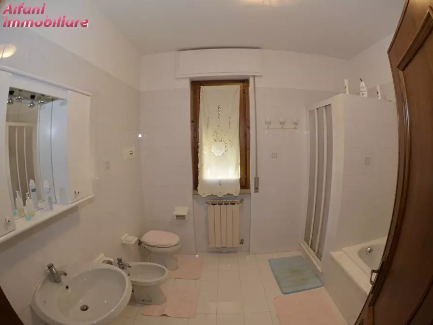 Immagine 42 di Villa in vendita  in Via L. Einaudi 1 a Capolona