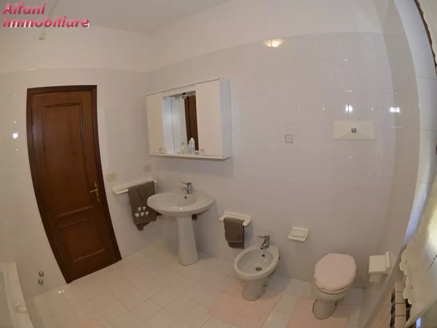 Immagine 44 di Villa in vendita  in Via L. Einaudi 1 a Capolona