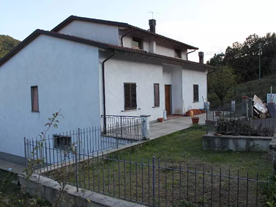 Immagine 81 di Villa in vendita  in Via L. Einaudi 1 a Capolona