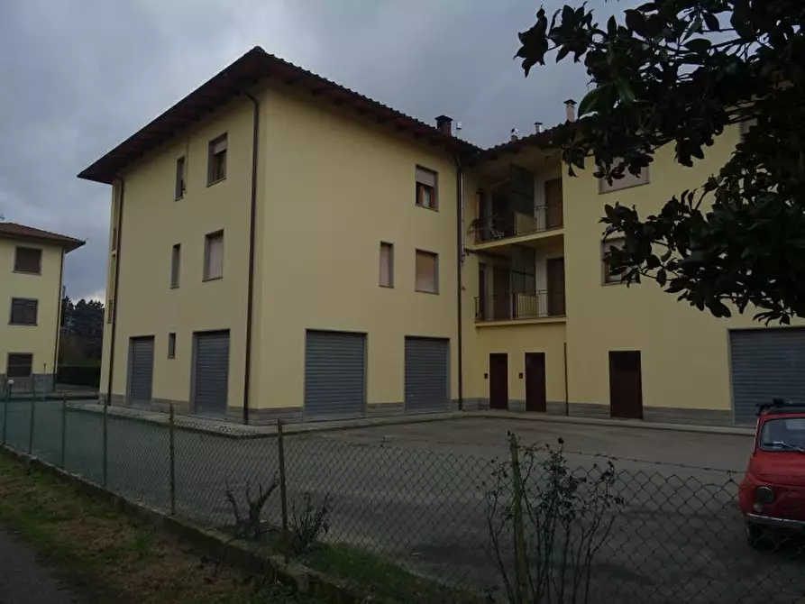 Immagine 1 di Magazzino in affitto  in Via Bixio a Poppi