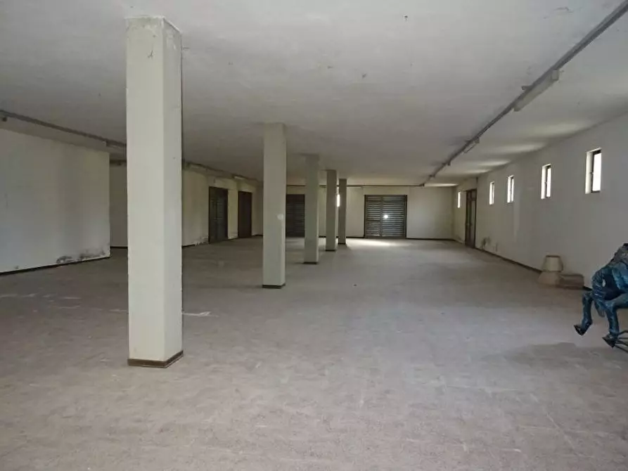 Immagine 3 di Magazzino in affitto  in Via Bixio a Poppi