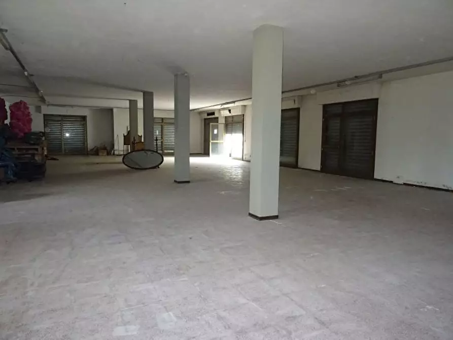 Immagine 5 di Magazzino in affitto  in Via Bixio a Poppi