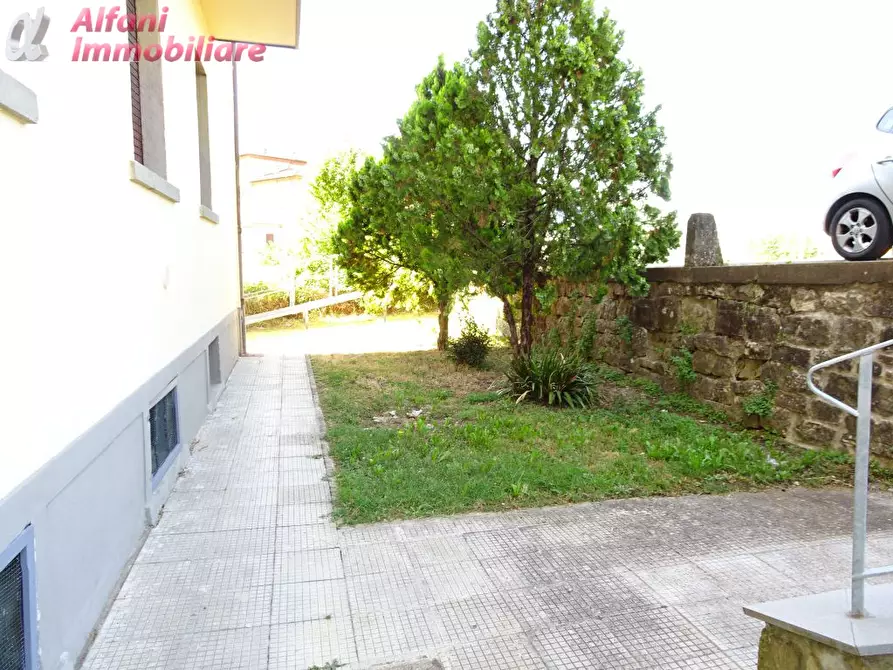 Immagine 18 di Appartamento in vendita  a Castel San Niccolò