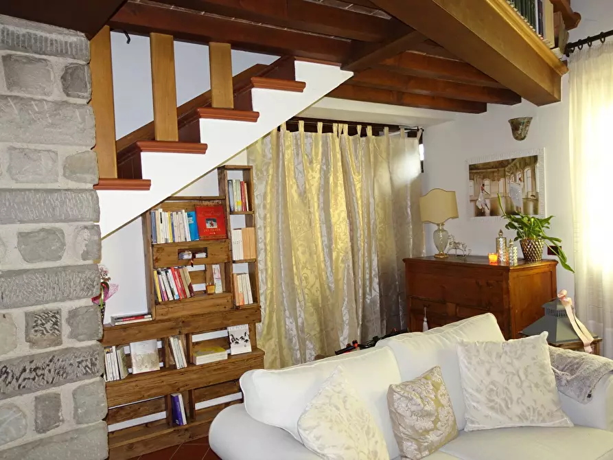 Immagine 46 di Appartamento in vendita  in Piazza Paolo Uccello 22 a Pratovecchio Stia