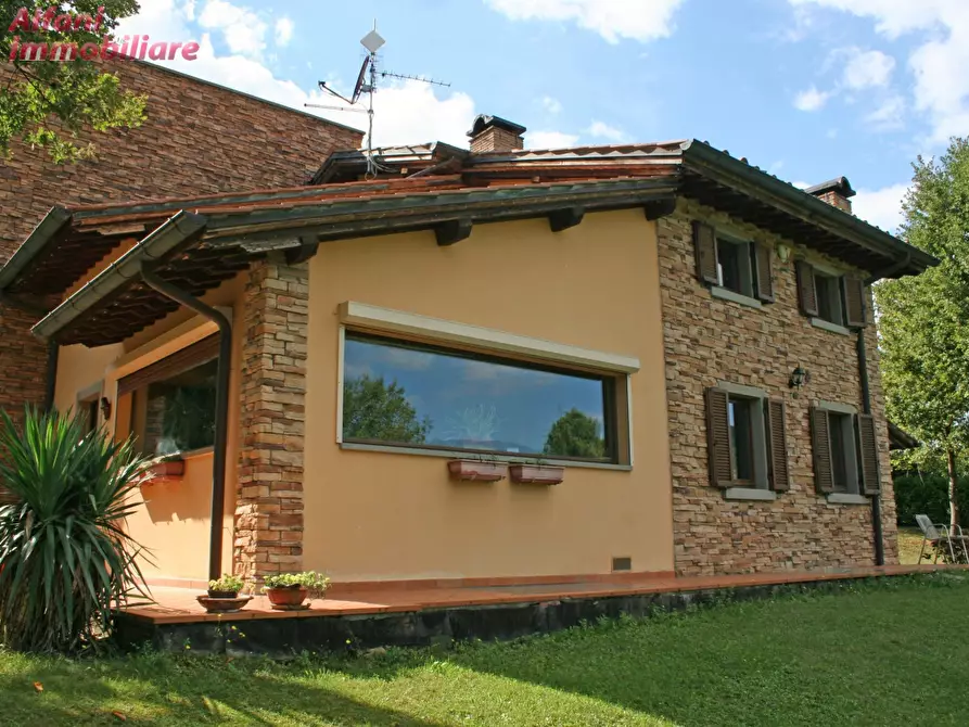 Immagine 2 di Villa in vendita  a Bibbiena