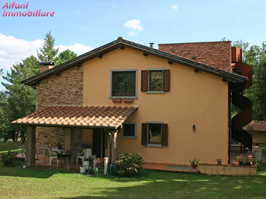 Immagine 5 di Villa in vendita  a Bibbiena