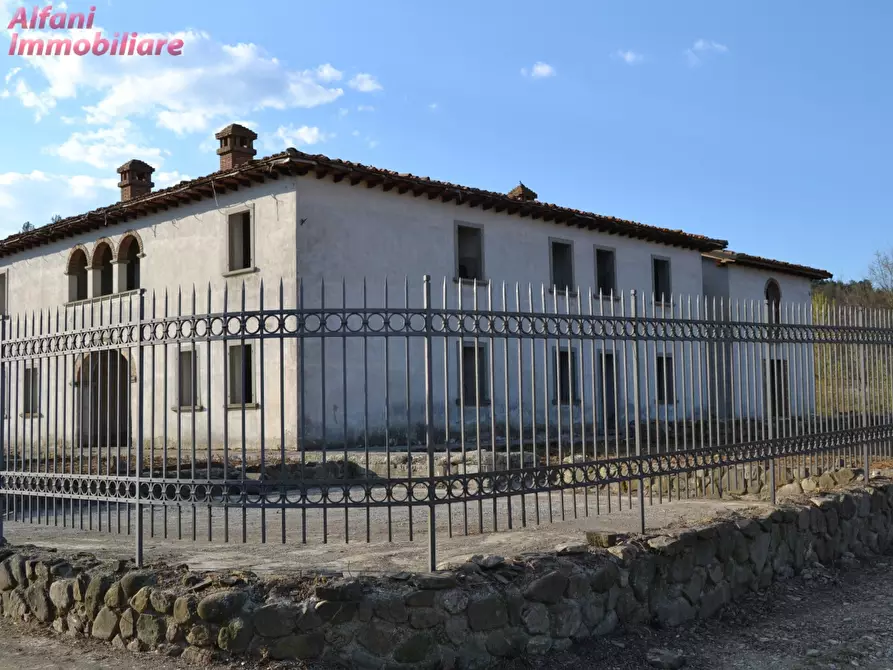 Immagine 6 di Villa in vendita  in via rignano a Bibbiena