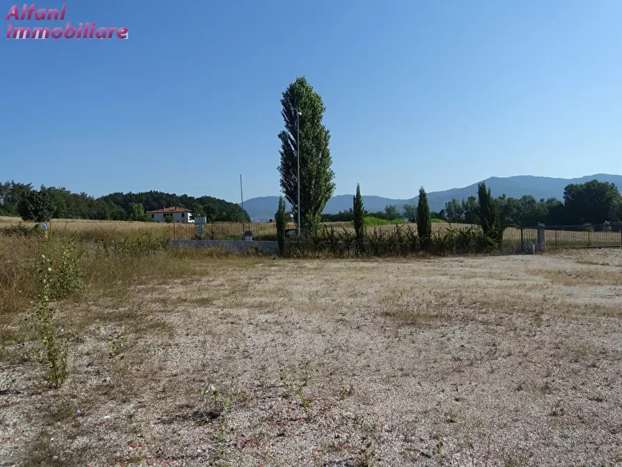 Immagine 6 di Locale commerciale in vendita  in LOC. BELLOSGUARDO a Bibbiena