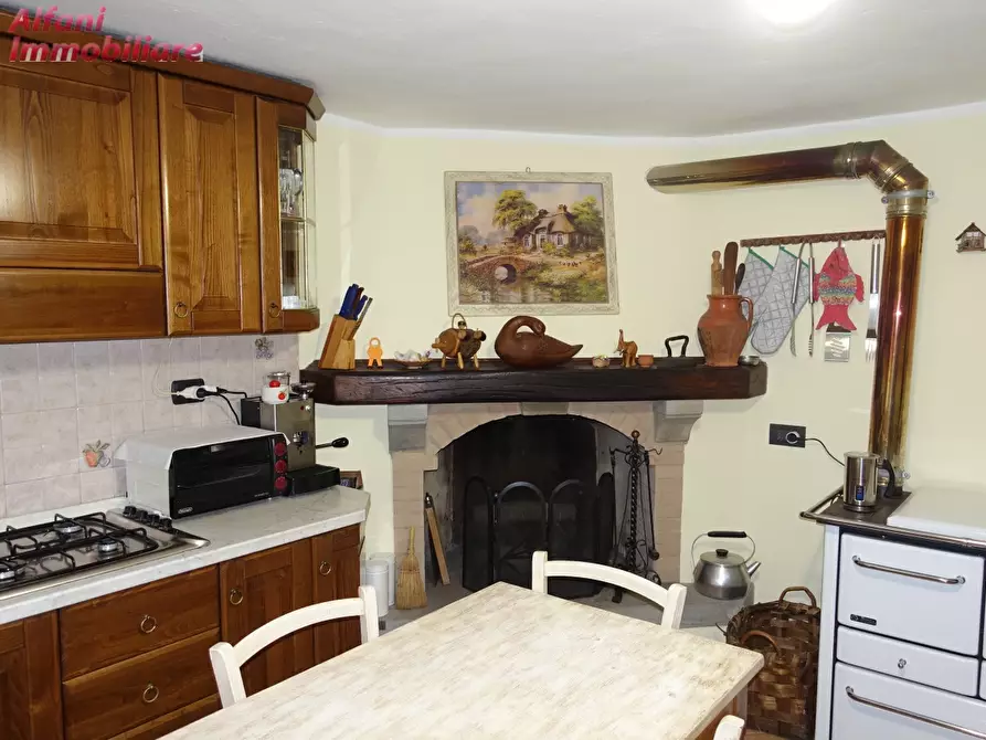 Immagine 10 di Casa semindipendente in vendita  in Loc. Battifolle a Monte a Castel San Niccolò