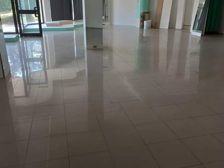 Immagine 3 di Locale commerciale in affitto  in via dante alighieri a Pratovecchio Stia